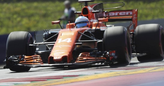 Alonso z powrotem na starym silniku