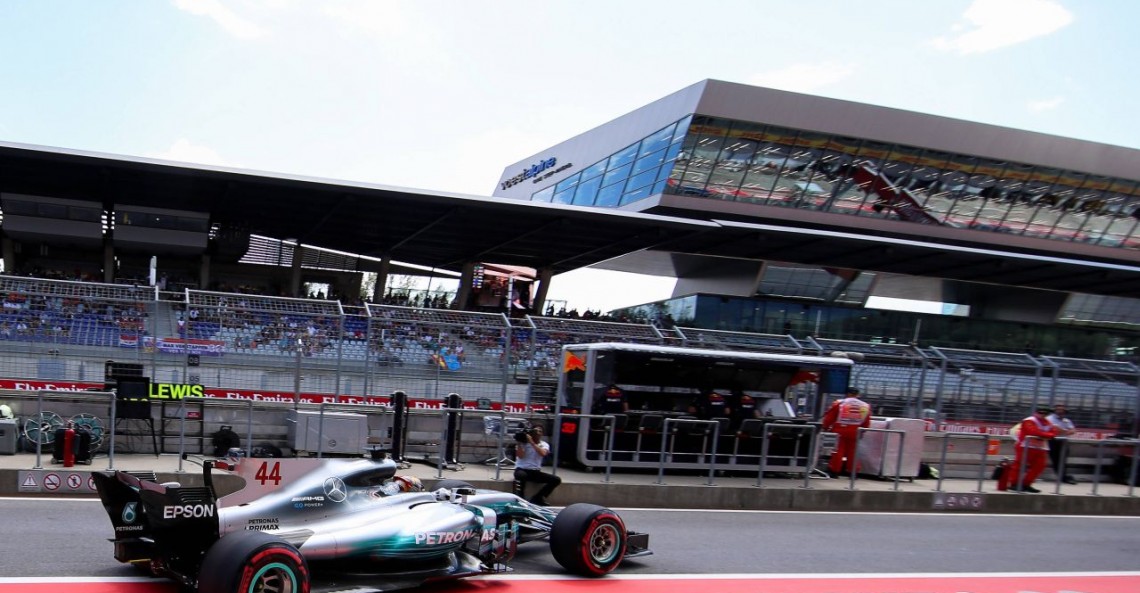 Hamilton dostanie karę cofnięcia na starcie