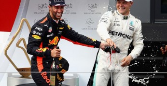 Mercedes nie rozmawia z Ricciardo