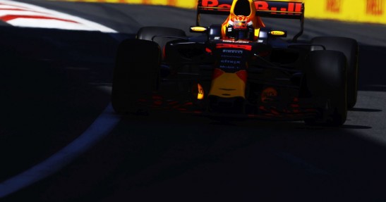 Verstappen spowolniony przez problem ze skrzynią biegów