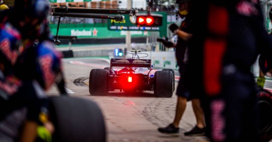 Renault składa silniki z naprawianych części w końcówce sezonu F1