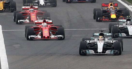 Hamilton przyznaje się do szczęścia z samochodem bezpieczeństwa
