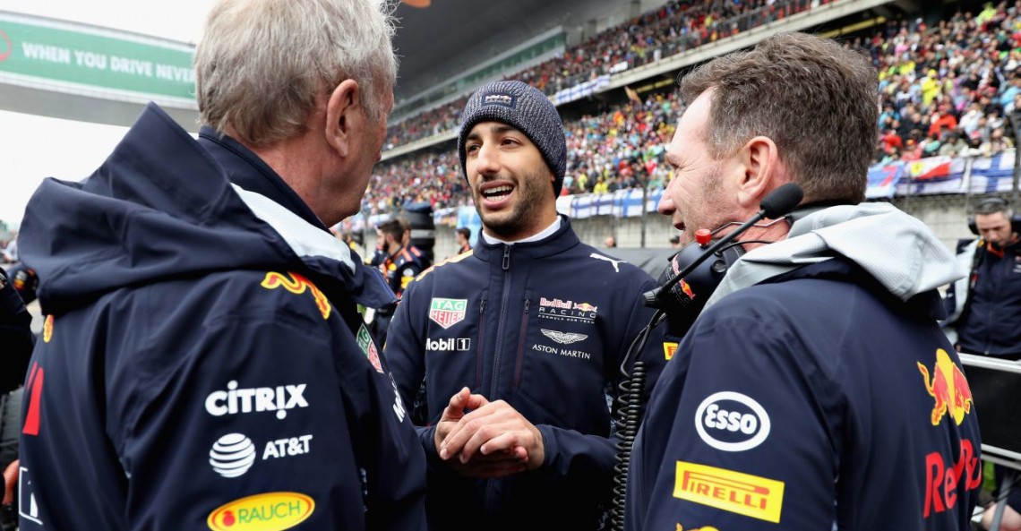 Reprymenda dla Ricciardo i Pereza za spóźnienie na hymn