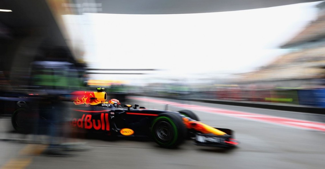 F1 szybsza w Chinach na przejściowych oponach o 7 sekund na okrążeniu