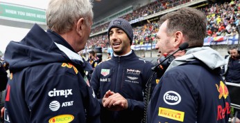 Reprymenda dla Ricciardo i Pereza za spóźnienie na hymn