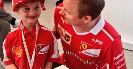 Raikkonen pociesza rozpłakanego fana