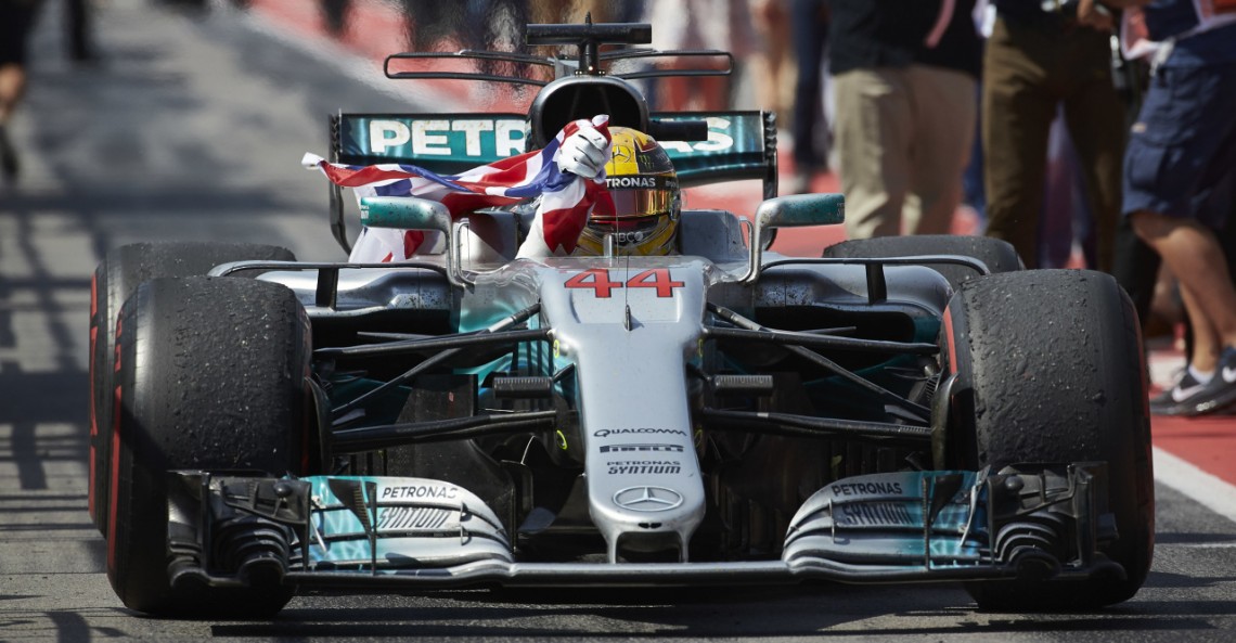 Hamilton: Mercedes zadał wielki cios Ferrari