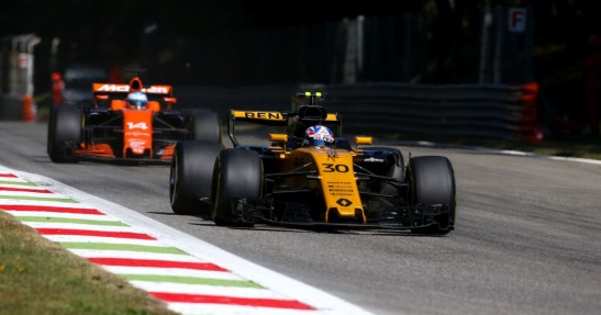 Alonso o incydencie z Palmerem: FIA musiała siedzieć przy Heinekenie