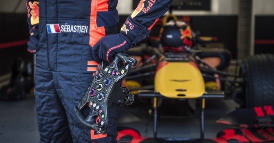 Ogier dosiada bolid F1
