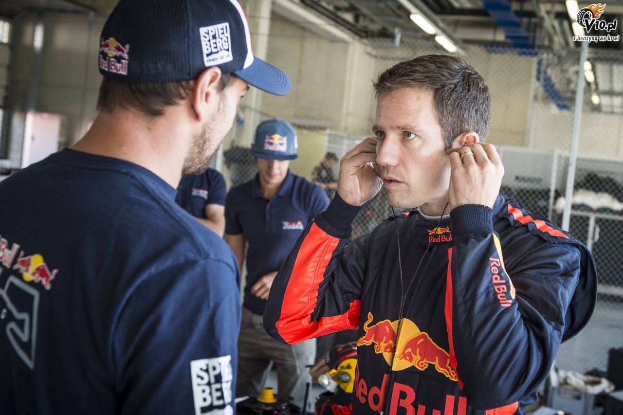 Ogier dosiada bolid F1