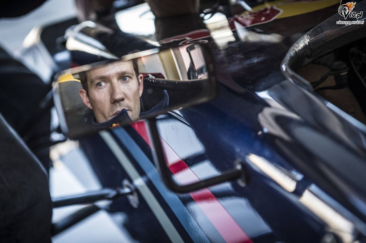 Ogier dosiada bolid F1