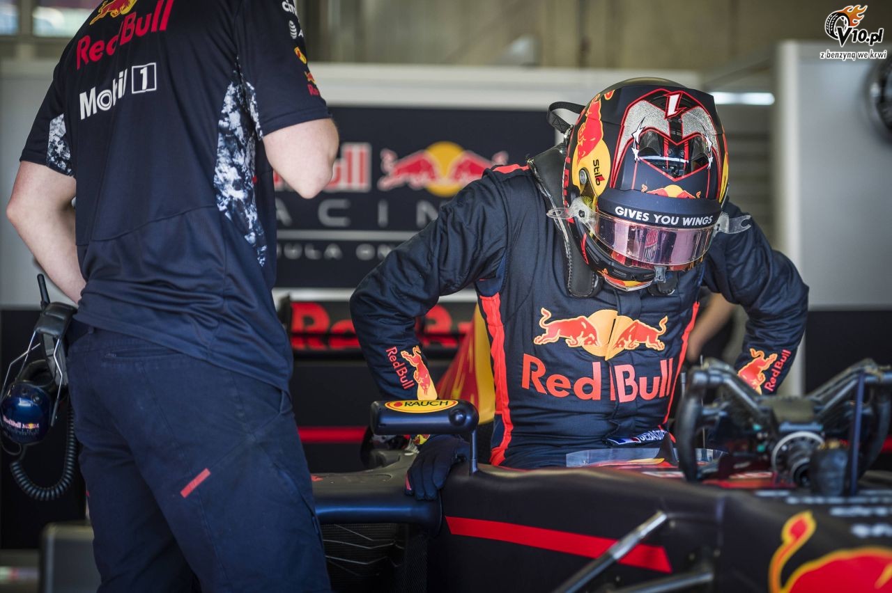 Ogier dosiada bolid F1