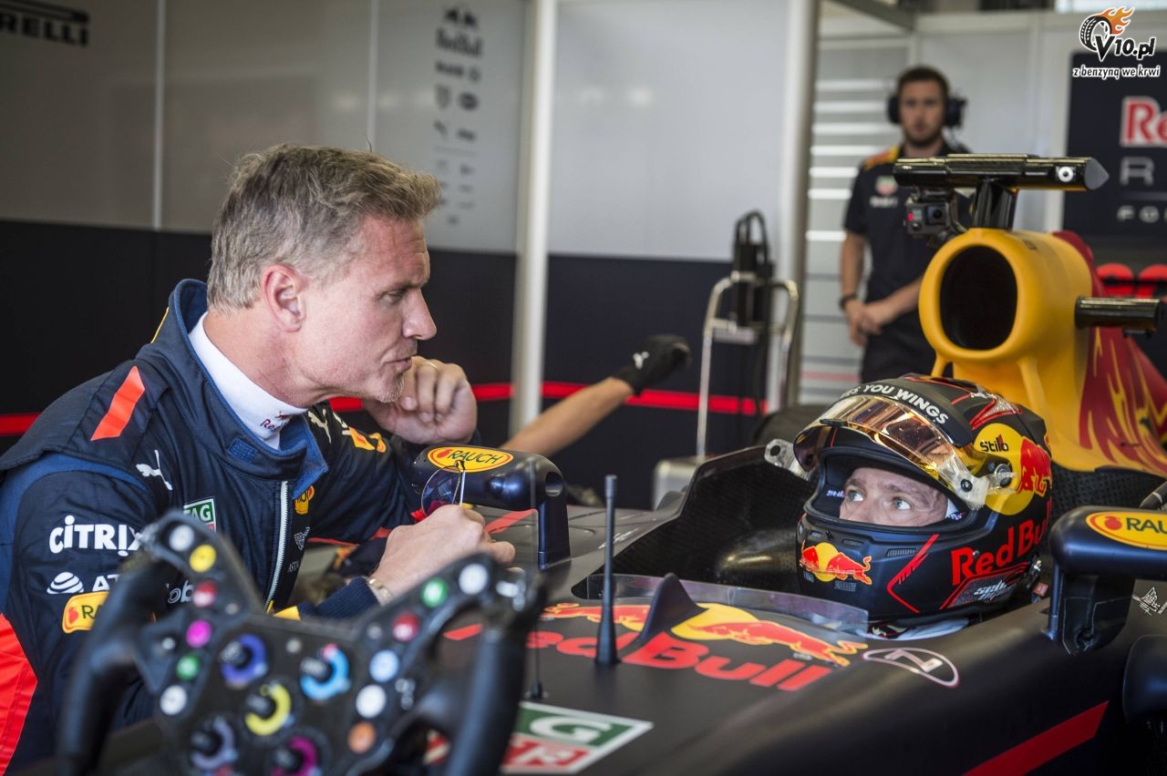 Ogier dosiada bolid F1