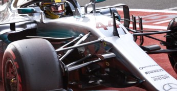 Lider F1 będzie startował z osłoną na kokpit w specjalnym kolorze?