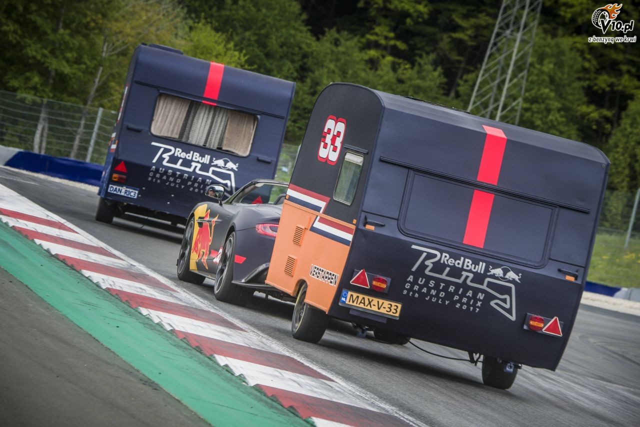 Verstappen i Ricciardo zdemolowali przyczepy kempingowe w nietypowym wycigu