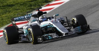 Wideo: Bottas wpada nowym bolidem Mercedesa na barierę