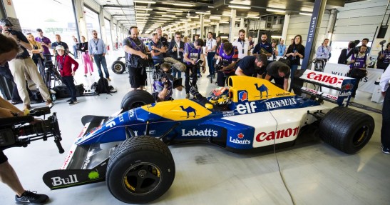 Historyczne bolidy F1 zespołu Williams w akcji na torze Silverstone