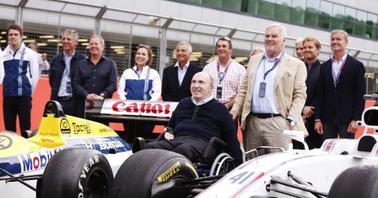 Historyczne bolidy F1 zespołu Williams w akcji na torze Silverstone