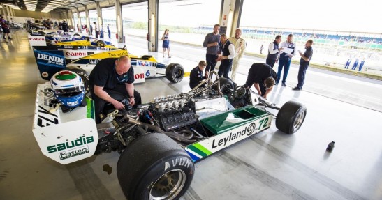Historyczne bolidy F1 zespołu Williams w akcji na torze Silverstone