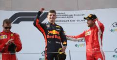 Max Verstappen na podium GP Austrii z kierowcami Ferrari