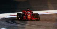 Vettel myla, e Mercedes go zaszachowa