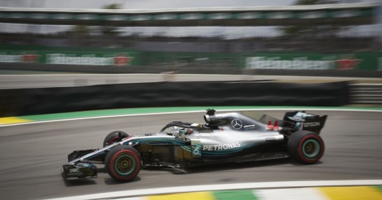 Hamilton nie zmienił silnika