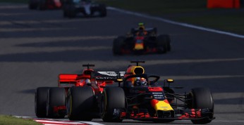 Red Bull daje Ricciardo czas do przerwy wakacyjnej