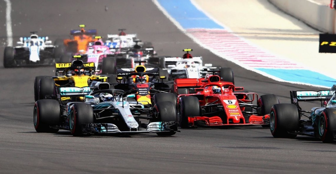 Valtteri Bottas i Sebastian Vettel na starcie wyścigu