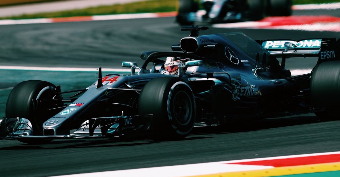 Lewis Hamilton przed Valtterim Bottasem