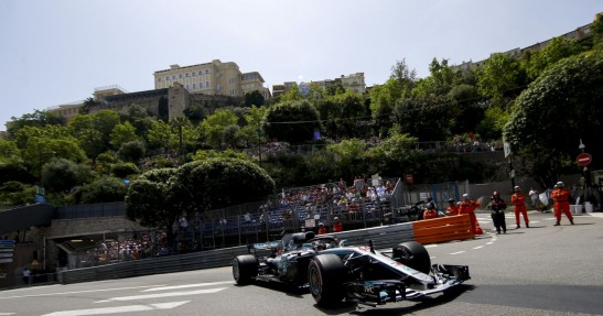 Mercedes walczy z ziarnieniem hipermiękkich opon w swoim bolidzie