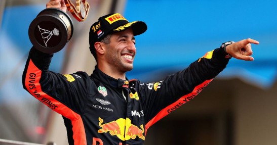 Daniel Ricciardo świętuje zwycięstwo w GP Monako