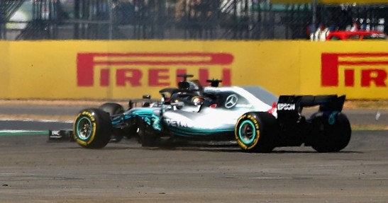Hamilton cieszy się z przebicia na drugie miejsce