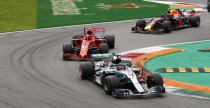 Lewis Hamilton przed Kimim Raikkonenem
