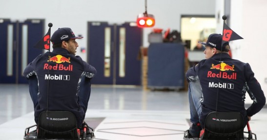 Verstappen i Ricciardo szarżują po fabryce Red Bulla