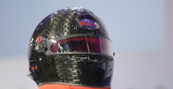 FIA przedstawiła nowy kask dla kierowców F1 z mniejszym wizjerem