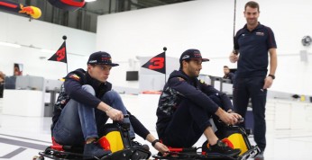 Verstappen i Ricciardo szarżują po fabryce Red Bulla (wideo)