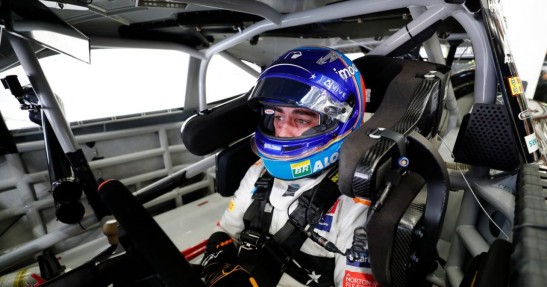 Alonso poprowadził samochód NASCAR, Johnson bolid F1