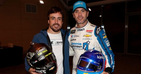 Alonso poprowadził samochód NASCAR, Johnson bolid F1