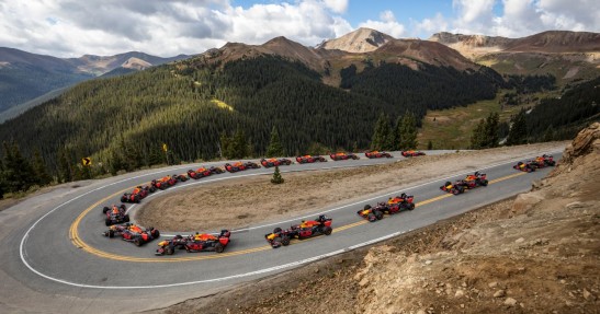 Bolidem F1 przez Amerykę w wykonaniu Verstappena