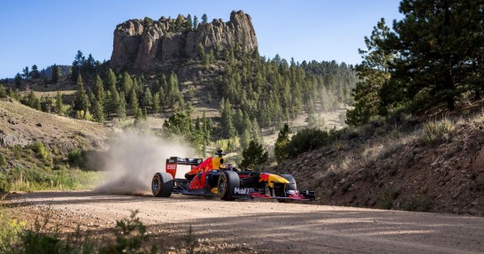 Bolidem F1 przez Amerykę w wykonaniu Verstappena