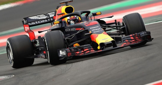 Hamilton ostrzega Ricciardo przed zrażeniem do siebie Red Bulla