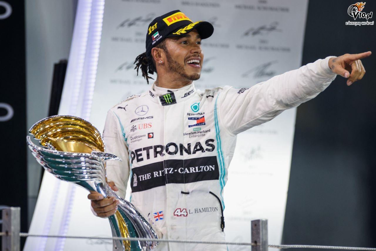 GP Abu Zabi - wycig: Hamilton piecztuje mistrzostwo wiata kolejnym zwycistwem