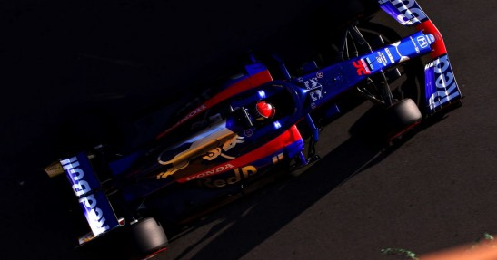 GP Azerbejdżanu - 2. trening: Dublet Ferrari, kolejne wypadki