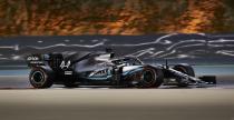 Hamilton: Ferrari jest szybsze na prostych