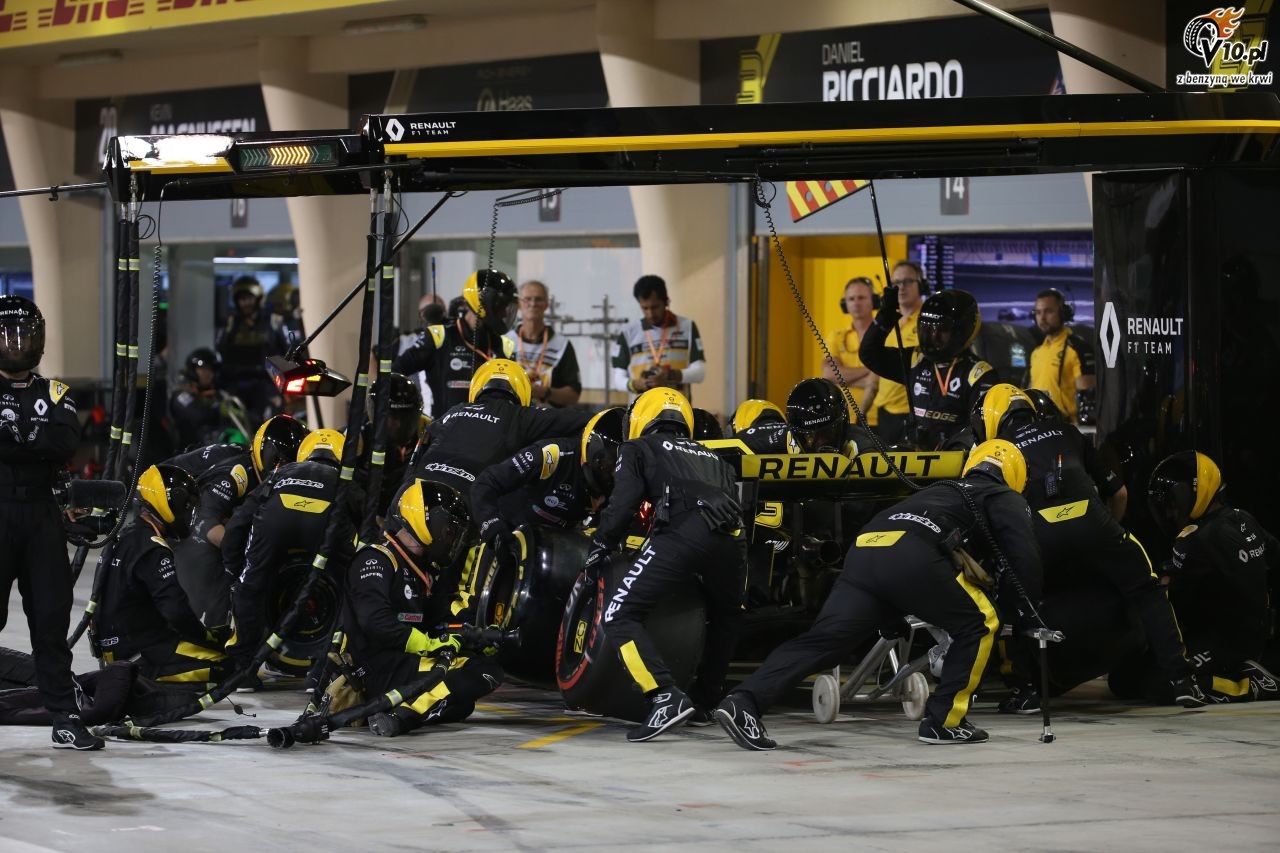 Bolidy Renault jednocze�nie straci�y moc. 'Brutalny moment'