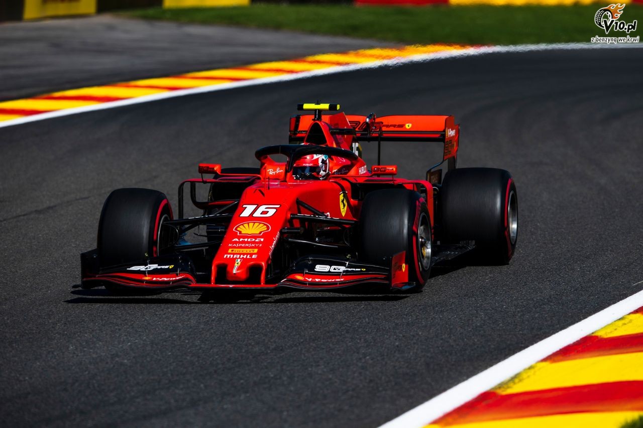 Spa - 2. trening: Kierowcy Ferrari dalej dyktuj tempo