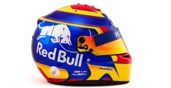 Kask Albona w F1 zaprezentowany