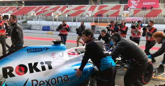 Kubica wstrzymuje się z komentowaniem bolidu
