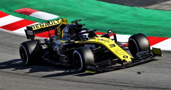 Ricciardo podbudowany nowym bolidem Renault mimo incydentu z tylnym skrzydłem