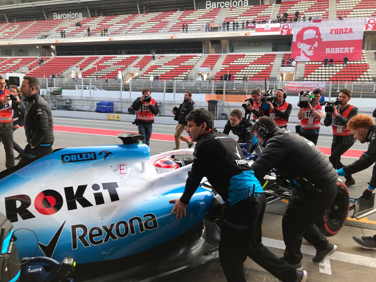 Kubica wstrzymuje si z komentowaniem bolidu